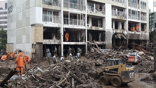Illustration for article titled As Landslides Destroy Everything in Their Path, South Korea Tries to Recover from Horrific Rain